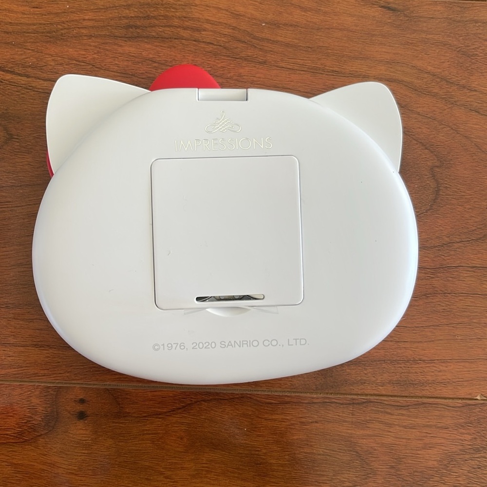 NWT Hello Kitty Kawaii Compact LED Light Mirror - Picture 5 of 7